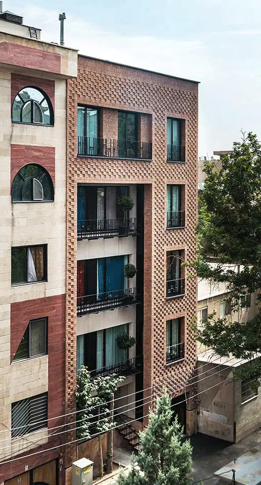 طراحی نمای بیرونی آپارتمان با استفاده از آجر