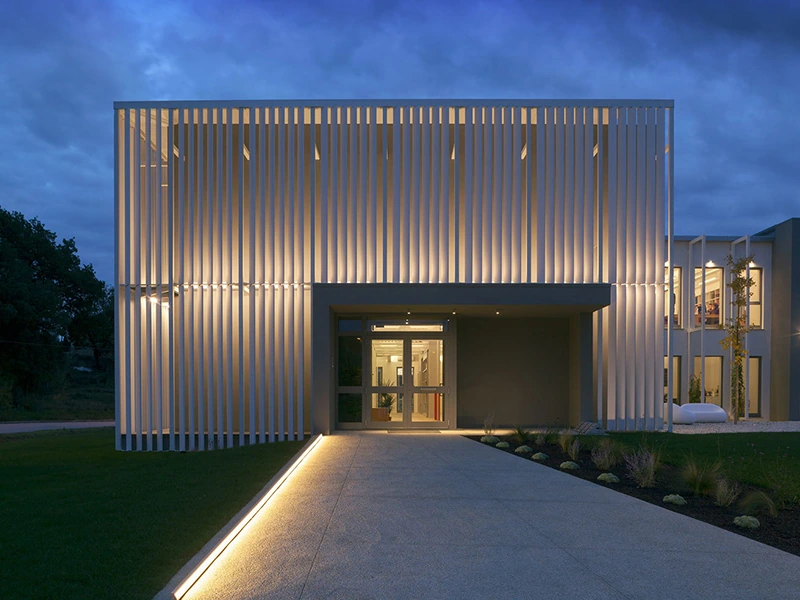 نور پردازی نمای ساختمان